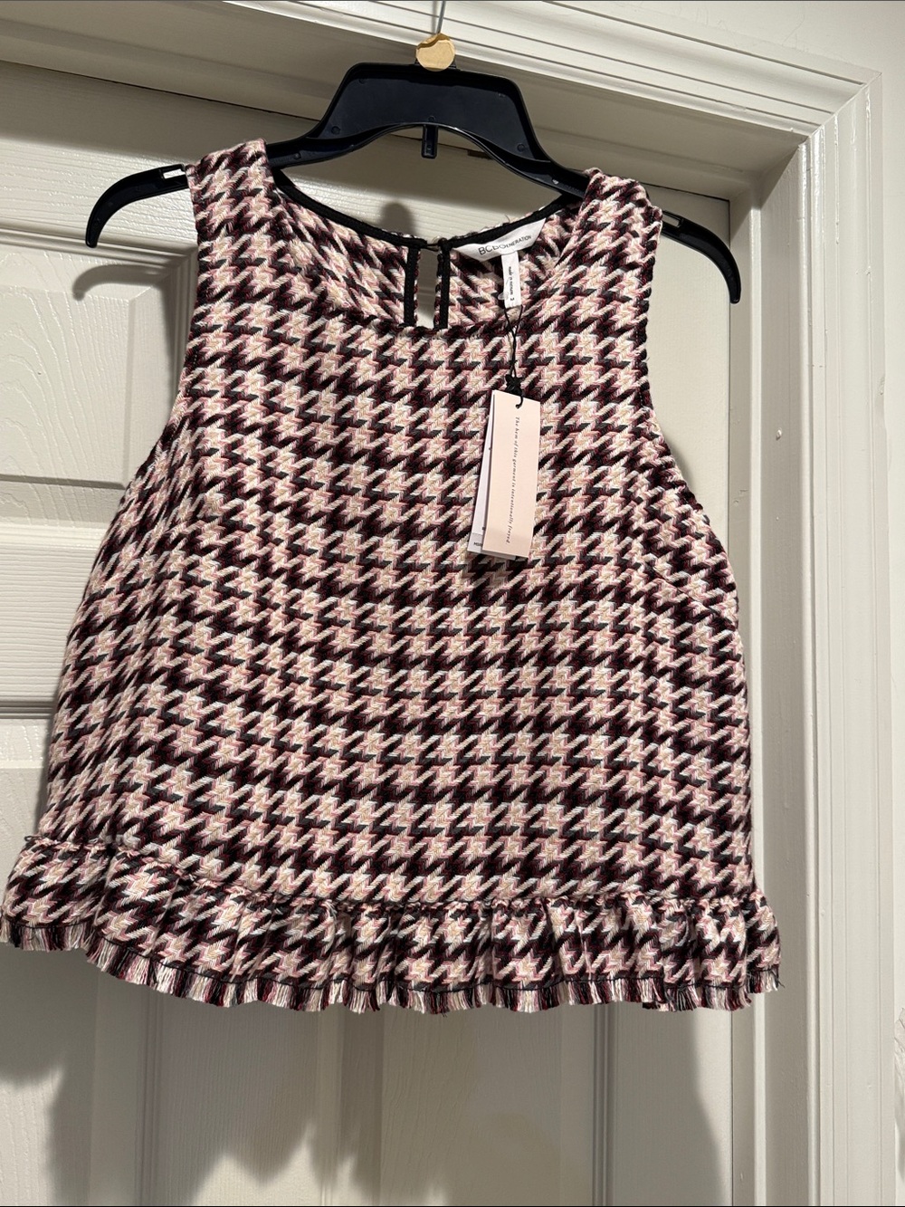 NWT Sleeveless Houndstooth Chevron Pink/Black/Cream Ruffle Hem Back to School M